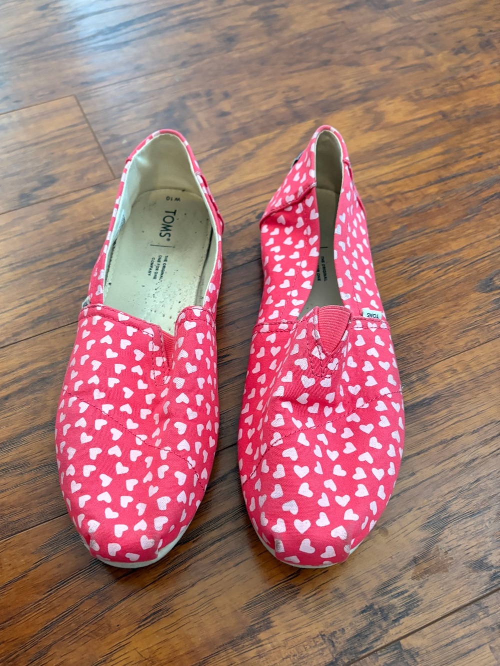 TOMS Belmont Raspberry Hearts Slip-ons